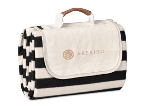 Serendipio Brookhill Picnic Blanket
